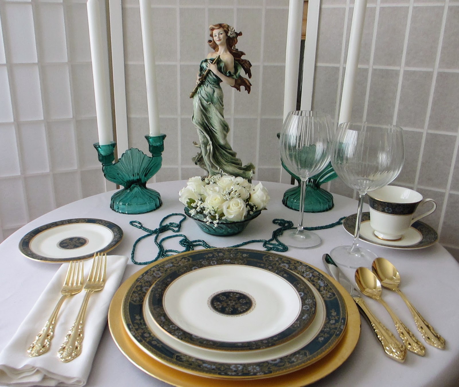 Table for One Elegant Royal Doulton Carlyle Table