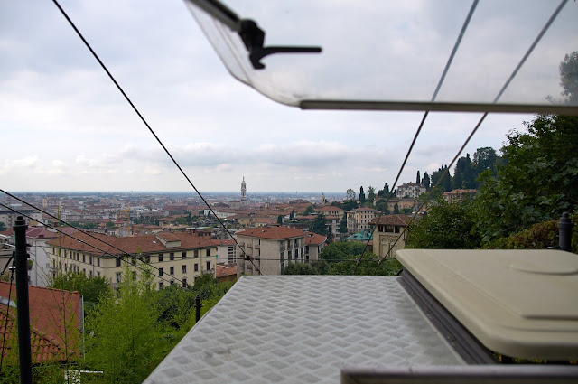 punkt widokowy na Bergamo-miasto