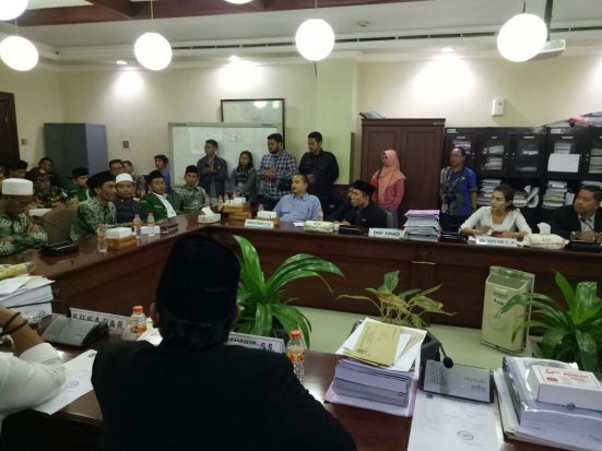 Masjid Dibongkar Wali Kota Risma, MUI Jatim Tolak Bangunan Pengganti, Ini Sebab Penolakannya Masjid Dibongkar Wali Kota Risma, MUI Jatim Tolak Bangunan Pengganti, Ini Sebab Penolakannya