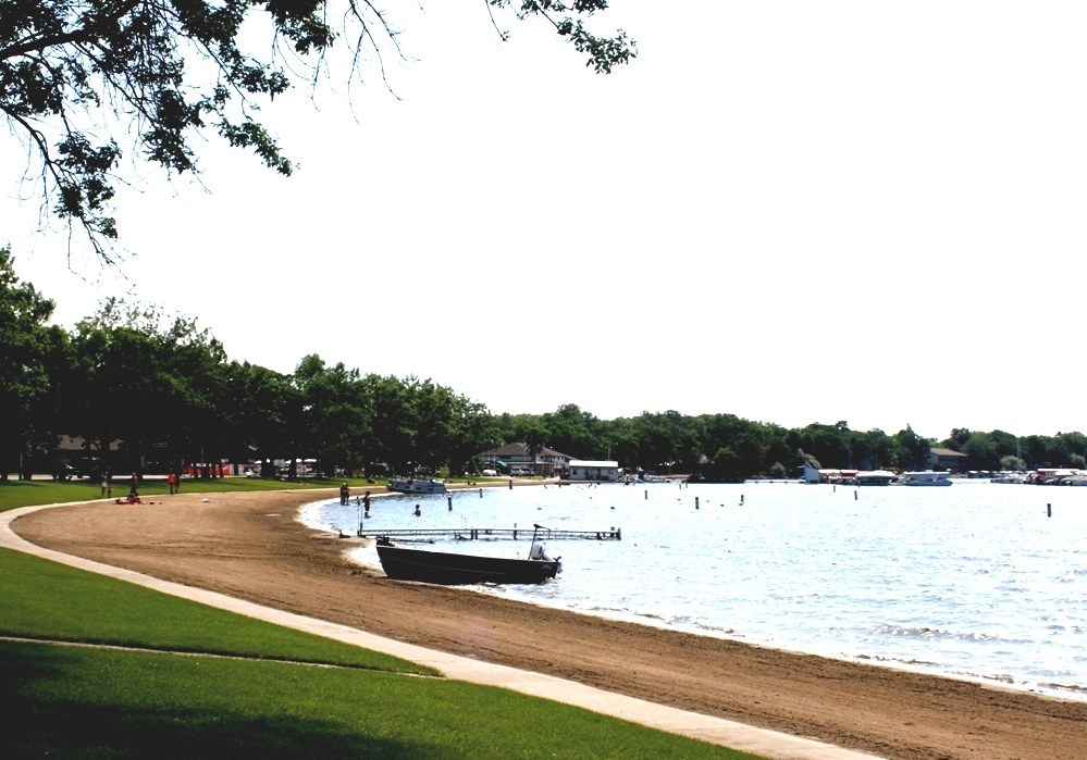 Detroit Lakes, Minnesota Detroit Lake Mn