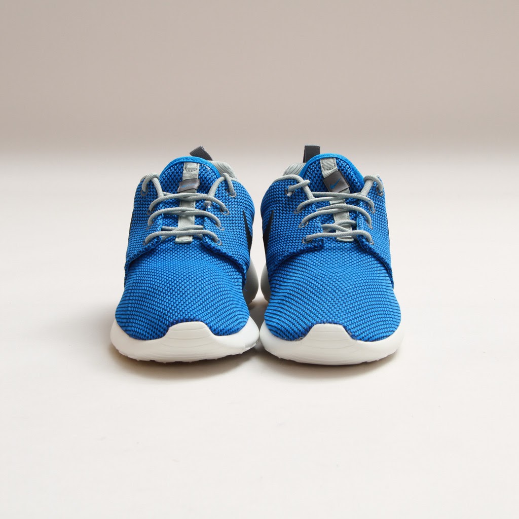TODAYSHYPE: Nike Roshe Run (Photo Blue/Anthracite-Cool Grey)