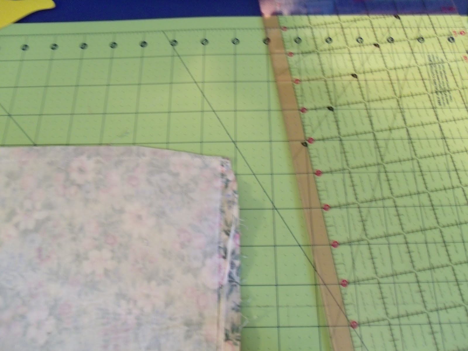 Songbird takes flight simple table runner tutorial
