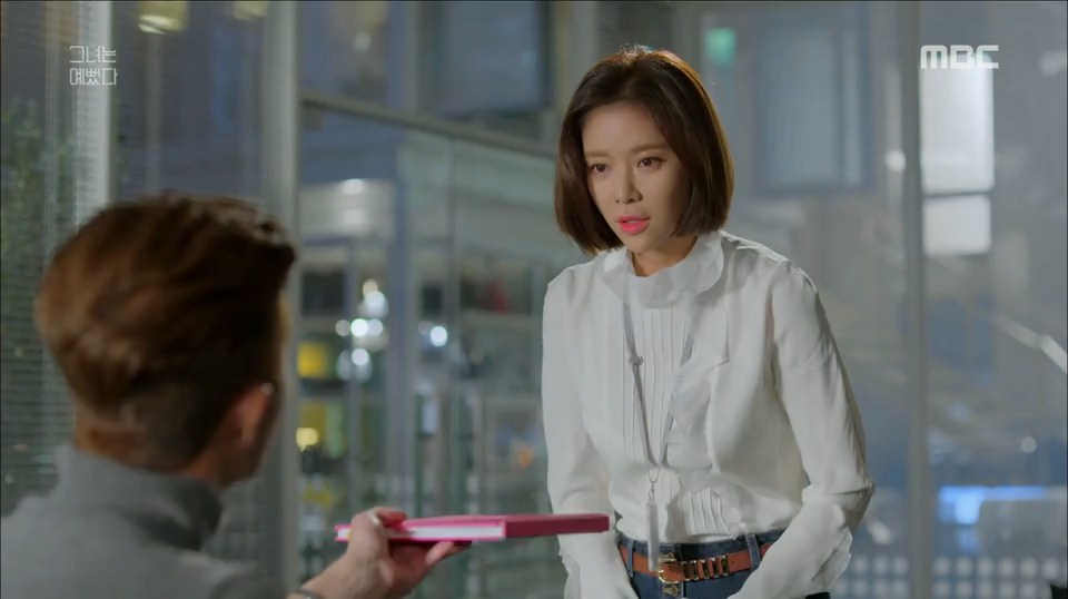 Она была прекрасна дорама обложка. She was beginning. Эванджелин лилли и лив тайлер похожи. She was beginning. Она была прекрасна 9 серия.