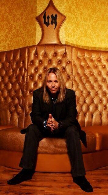 Vince Neil net worth, daughter, wife, age, children, kids, house, girlfriend, band, tour dates, website, motley crue, young, fat, concert, 80s, songs, exposed, daughter elizabeth ashley, tattoos, 2017, rain, twitter, band members