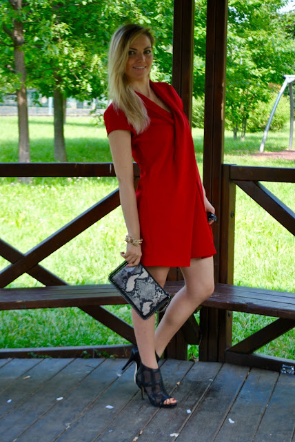 outfit abito rosso come abbinare il rosso abbinamenti rosso how to wear red red outfit red dress  mariafelicia magno fashion blogger colorblock by felym outfit luglio 2016 outfit estivi summer outfits july outfits fashion blogger italiane fashion bloggers italy influencer italiane italian influencer web influencer 