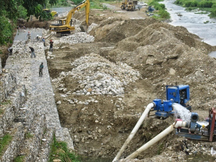 Agilizan construcción de muro de contención río Nigua por llegada temporada ciclónica, protegerá miles de familias