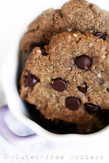 Gluten-Free No-Oats Chocolate Chip Cookies with Quinoa Flakes