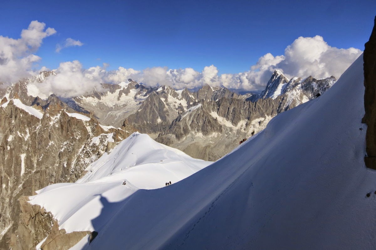 Le Pas dans le vide à Chamonix Mont Blanc Savoie Mont Blanc