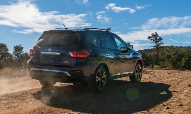 Pathfinder 2017 Nissan Pathfinder blue