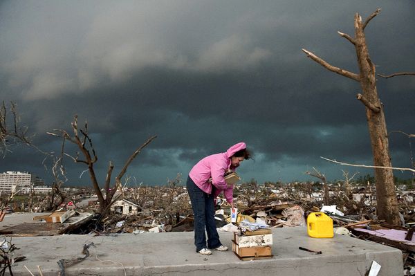 Gambar-gambar kesan serangan angin puting beliung di Missouri - Unikversiti