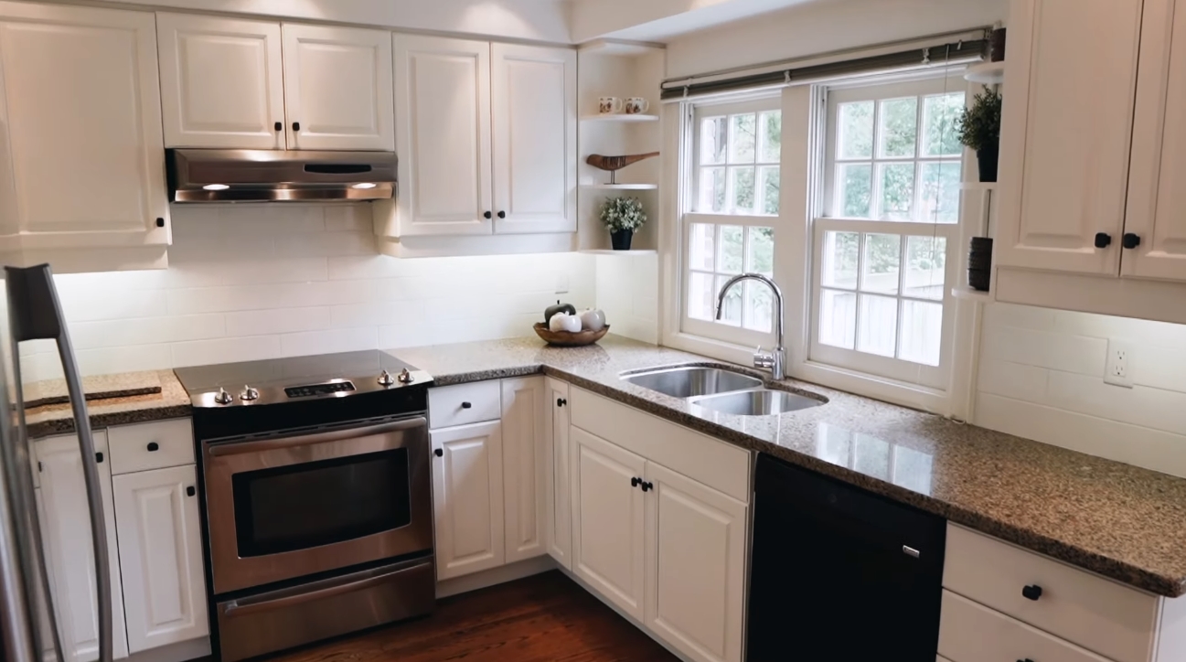16 Photos vs. 40 Elsfield Rd, Toronto vs. Home Interior Design Tour