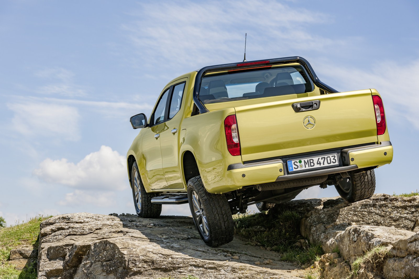 Mercedes-X-Class-3.jpg