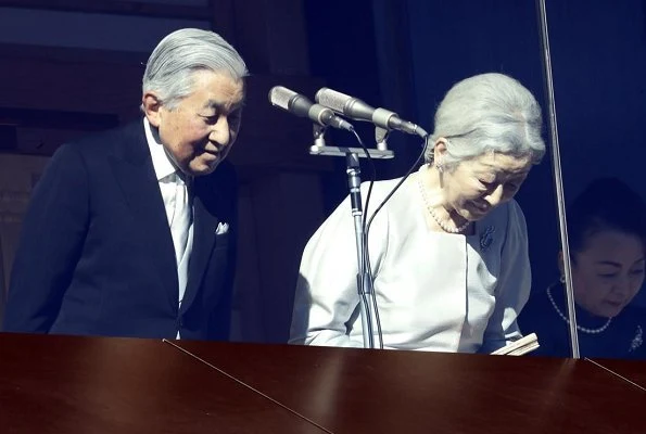 Empress Michiko, Crown Prince Naruhito, Crown Princess Masako, Prince Akishino, Princess Kiko, Princess Mako and Princess Kako