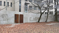Placa en memoria a J. Toporišič (1926-2014), de los artistas Primož Novak y Nika Oblak en 2017