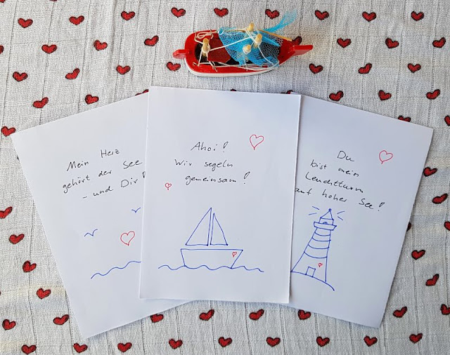 DIY: Maritime Valentinstagkarten - einfach und von Herzen! Ich zeige Euch auf Küstenkidsunterwegs, wie Ihr schnell und einfach auch noch "last minute" süße Karten für den Valentinstag oder einen lieben Gruß mit schönen maritimen Motiven bastelt. Auch Kinder können gut beim Basteln mithelfen! DIY: Maritime Valentinstagkarten - einfach und von Herzen! Ich zeige Euch auf Küstenkidsunterwegs, wie Ihr schnell und einfach auch noch "last minute" süße Karten für den Valentinstag oder einen lieben Gruß mit schönen maritimen Motiven bastelt. Auch Kinder können gut beim Basteln mithelfen!