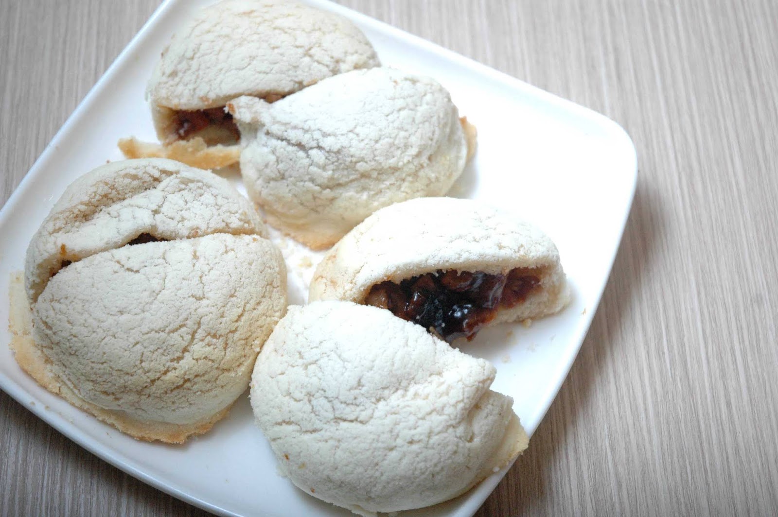 DUDE FOR FOOD Coffee, Egg Tarts, Bo Lo Buns and More at Honolulu HK