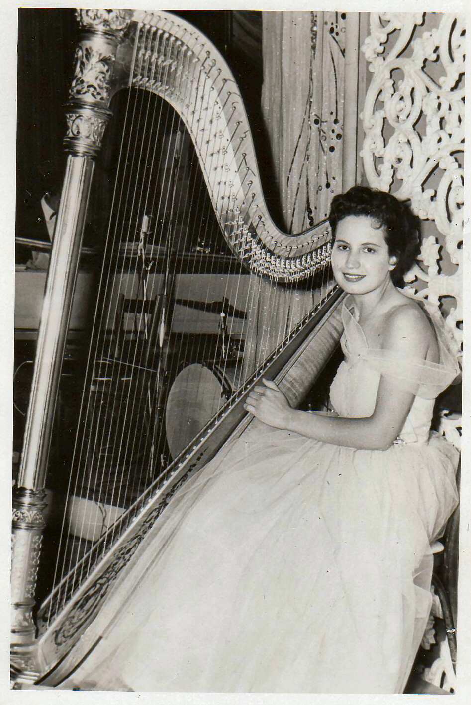 HARP IN LA BLOG 8 AT THE GRAND PRIX BIOS