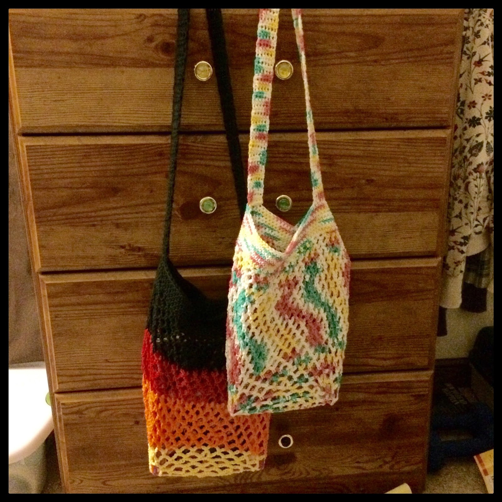 Monzy Roo's Fun-Time Crafty Blog: Pattern Review: Crochet Mesh Grocery Tote