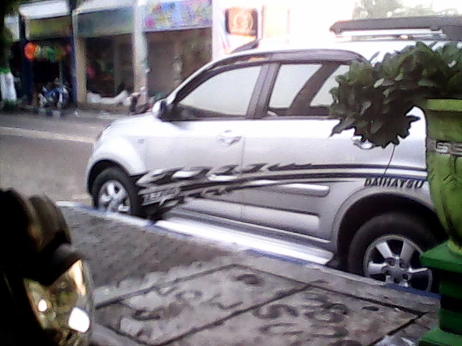 Cutting Sticker Cutting Mobil Terios Cutting Sticker Cutting Mobil Terios