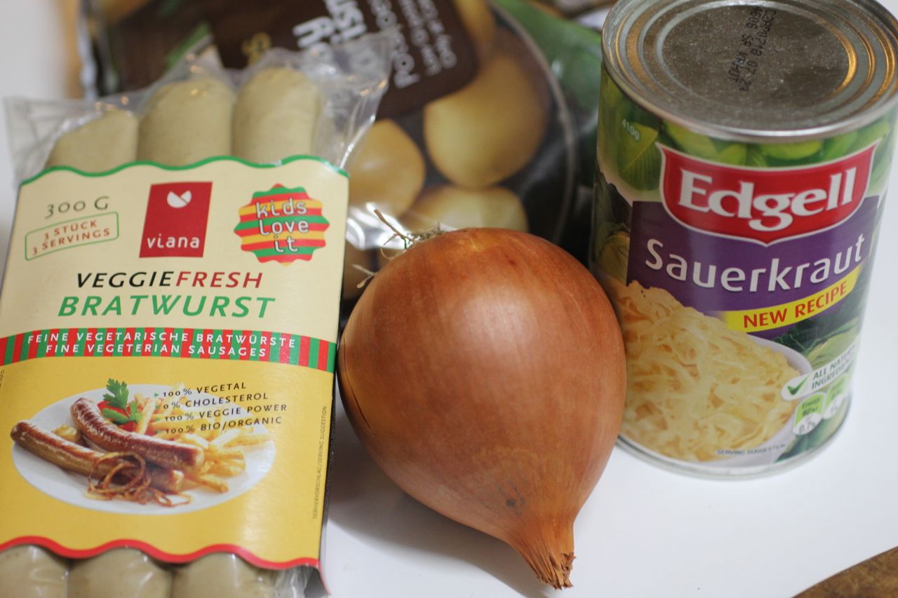 Green Gourmet Giraffe Sauerkraut, bratwurst and potato casserole