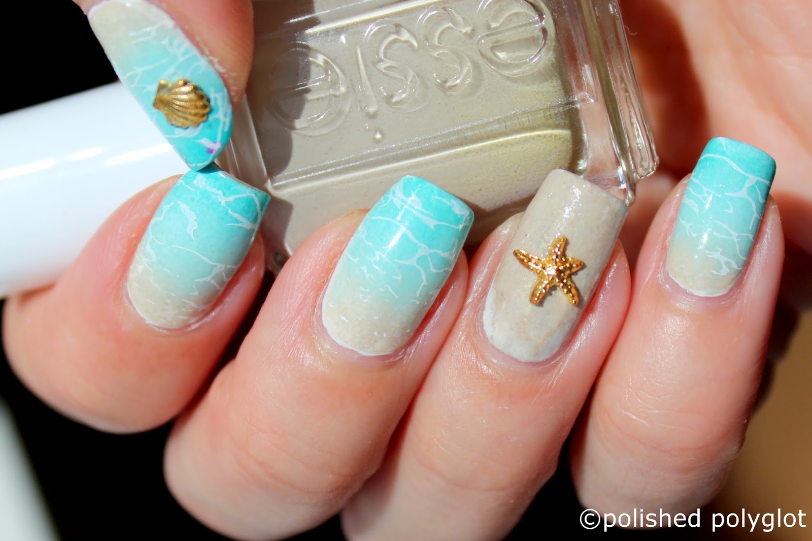 Nail art │ Beach nails / Polished Polyglot