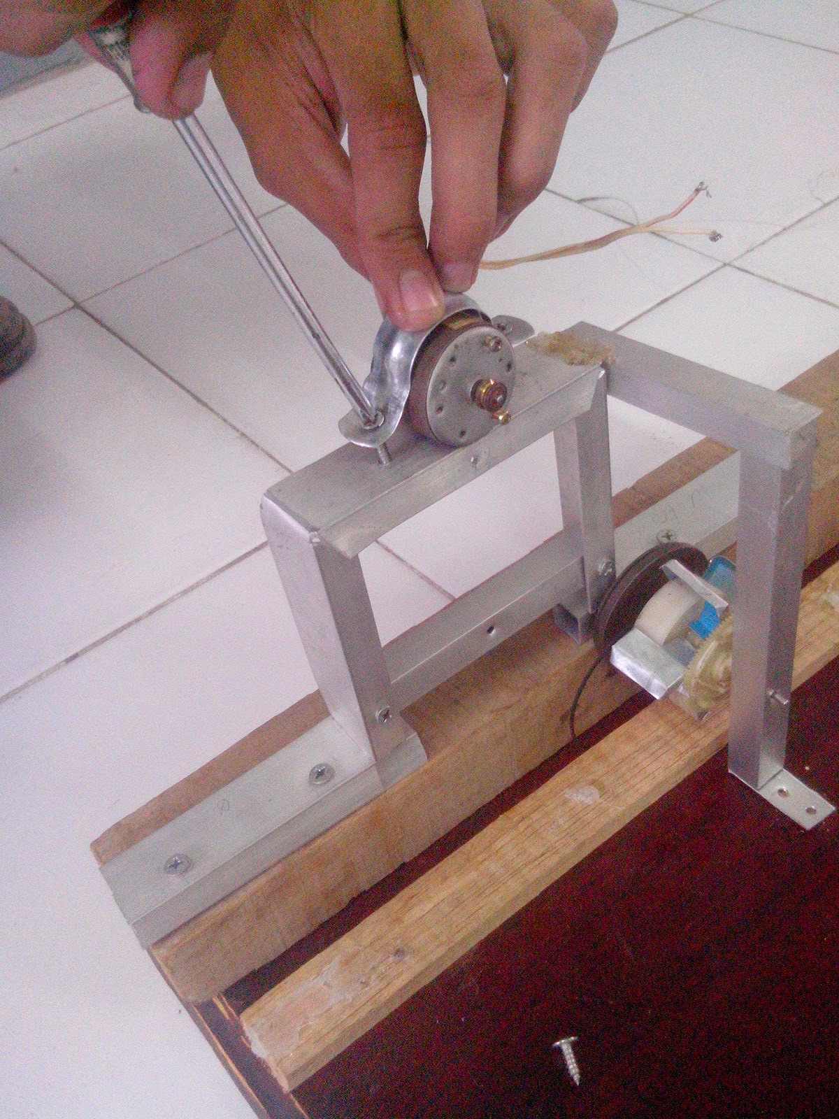 Prakarya dan Kewirausahaan: Pembangkit Listrik Tenaga Air Sederhana