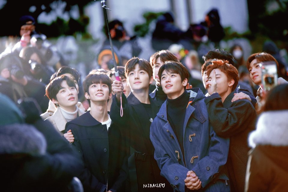 목격짤만 뜨면 이슈의 중심에 서는 남자아이돌.jpg | 인스티즈