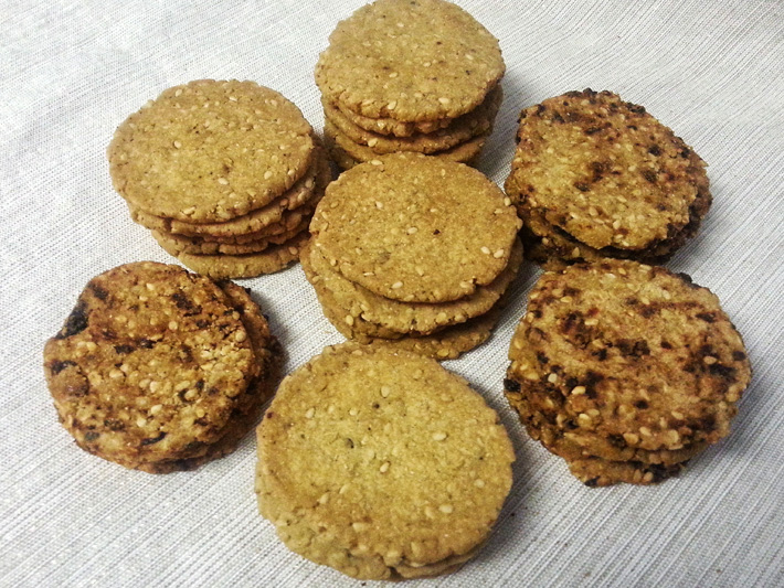 Eat the Rainbow GF Baked Sesame Humus Crackers