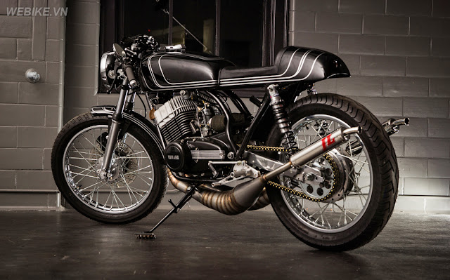 Yamhaha RD350 độ Cafe Racer với pô kiểu...xe 2 thì Yamhaha RD350 độ Cafe Racer với pô kiểu...xe 2 thì
