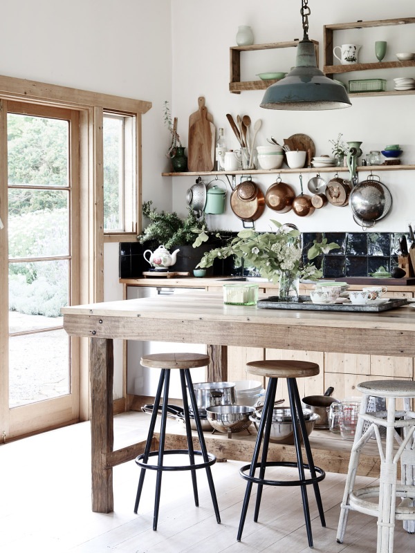 recycling : lovely country kitchen.