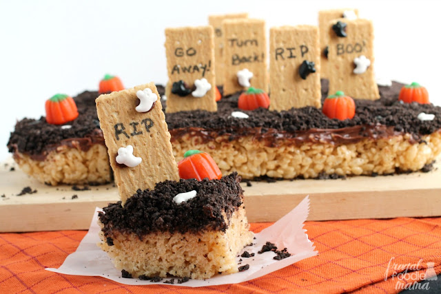 Whip up a 100% edible "graveyard" for Halloween this year with these easy to make Haunted Graveyard Rice Krispies Treats.