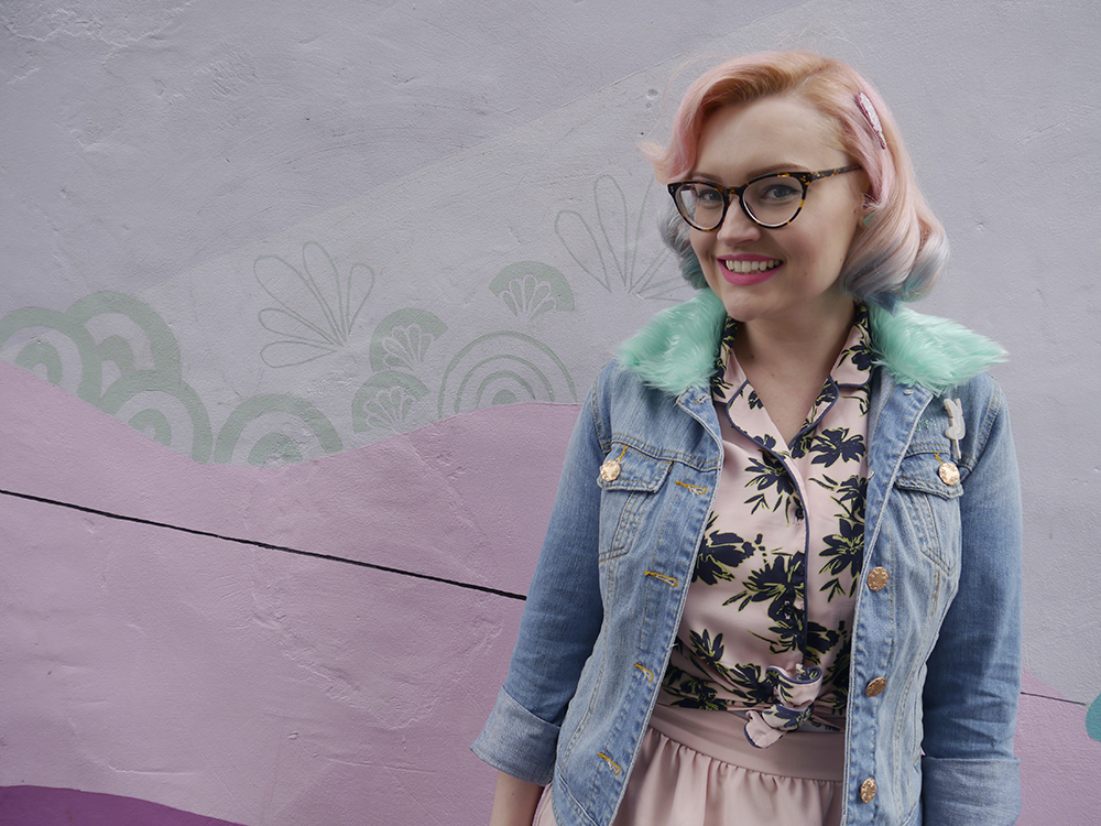 outfit round up, 2016 blogger outfit, blogger style, wardrobe conversations, Scottish blogger, UK style blogger, Edinburgh blogger, diner style, 50s diner outfit, pink and blue hair, slushie hair, unicorn hair, Roller Shakes, blog birthday, donut bag, novelty bag