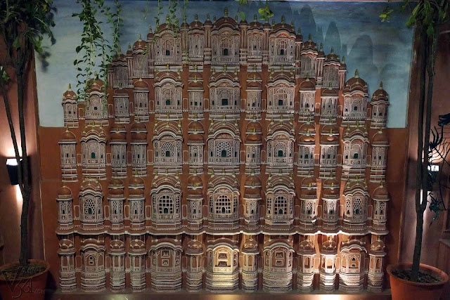 Hawa Mahal replica at the Peacock restaurant, Jaipur Hawa Mahal replica at the Peacock restaurant, Jaipur