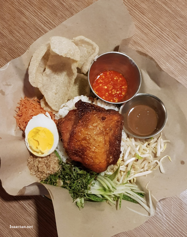 Khao Yam - Southern Thai Nasi Kerabu with Fried Chicken