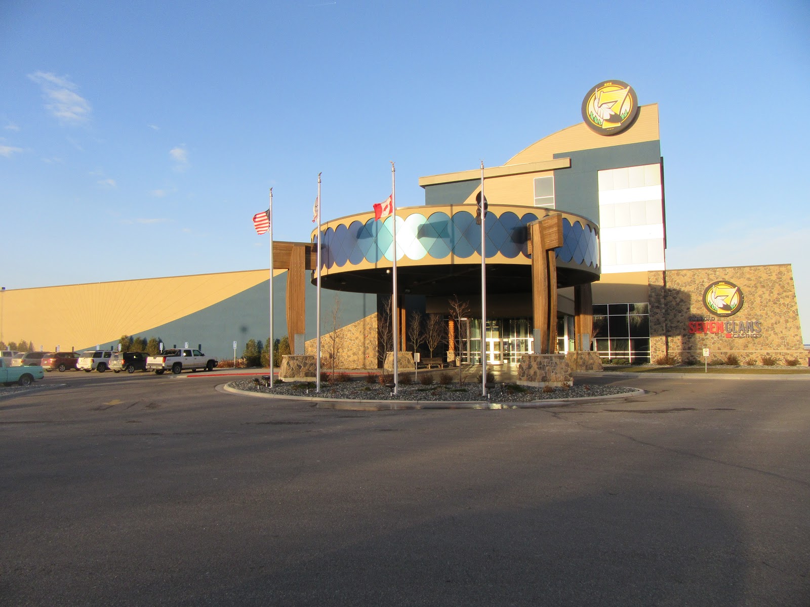 Seven Clans Casino Warroad Reviews