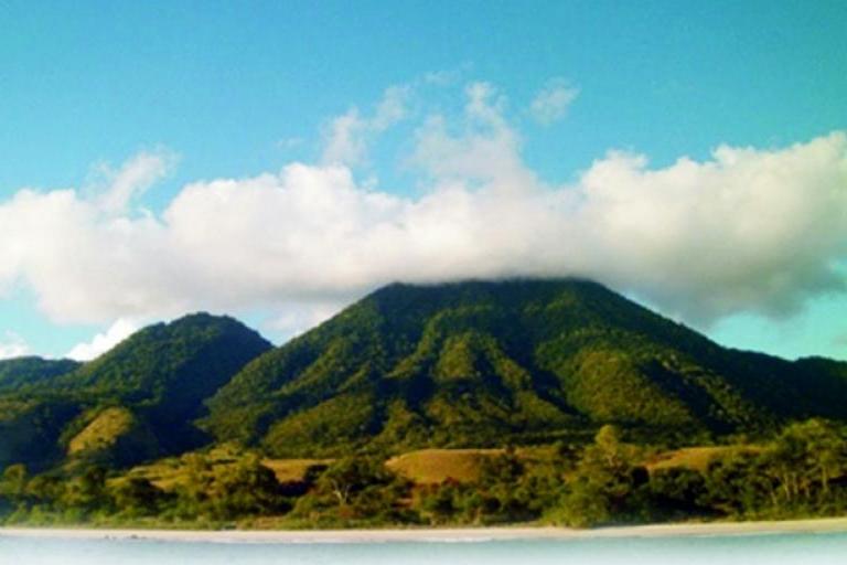 Wisata Gunung Poco Ndeki di Nusa Tenggara Timur - Daftar Wisata