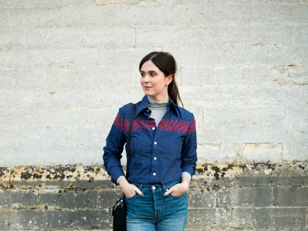Outfit: Levi's Wedgie fit jeans, embroidered shirt, glitter boots