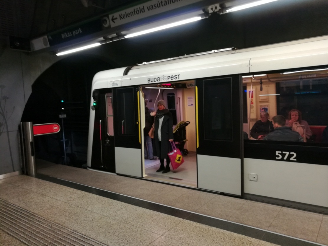 How This Driverless(Metro) Train Works (Budapest) - The Genius Blog