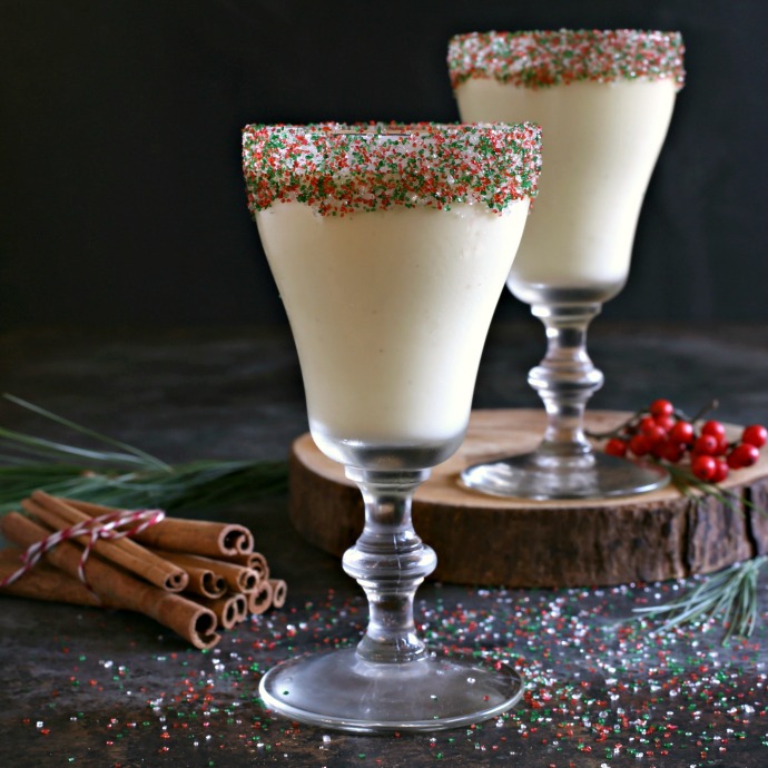 Bourbon cocktail flavored with almond liqueur and eggnog.