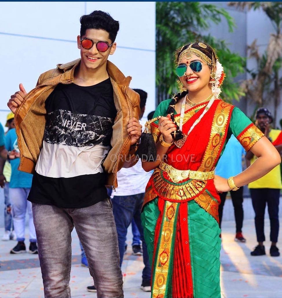 Ninakku Thantha Illathondarikkum Noorin Shereef