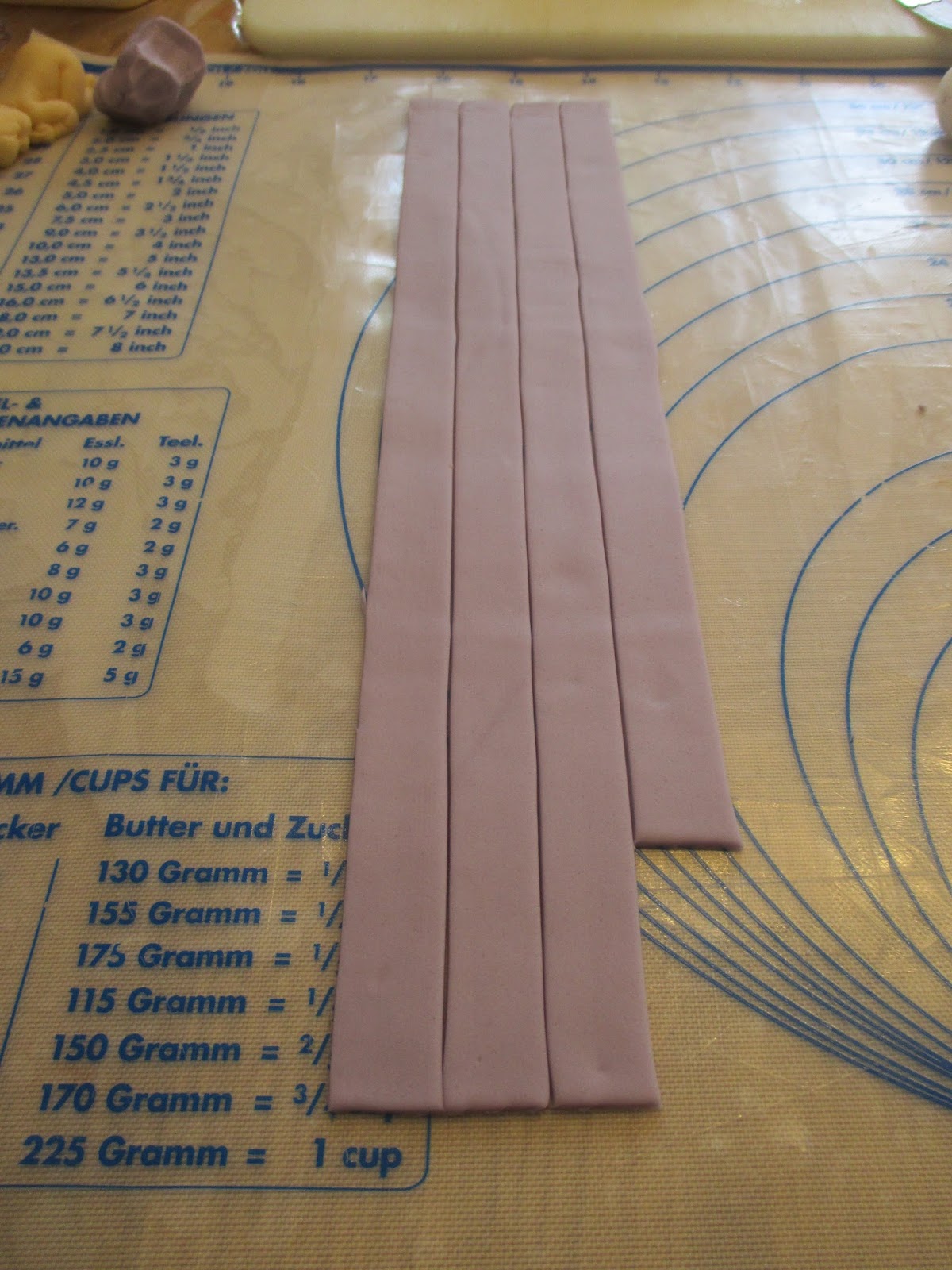 Theresas Backstube: Babybettchen mit Himmel