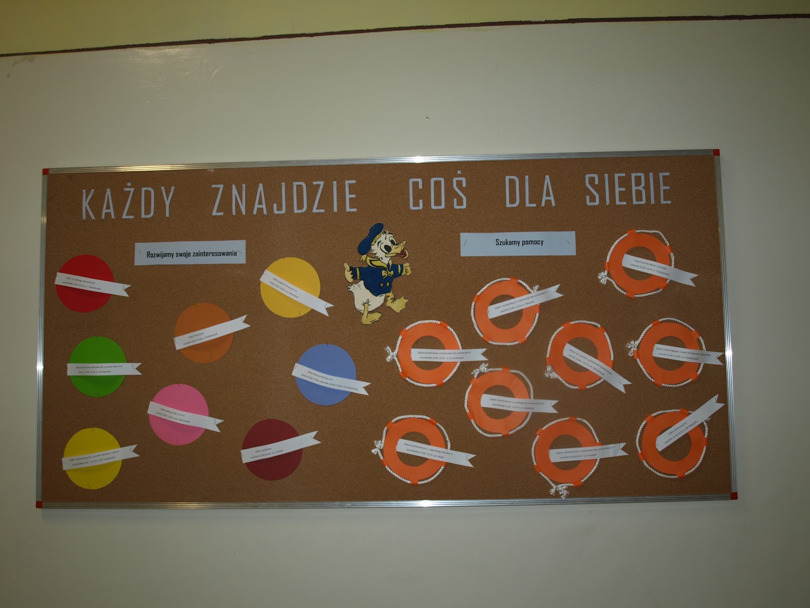 Decusfera: Ścienne gazetki szkolne