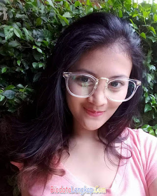 Cewek cantik seksi hot Cewek cantik seksi hot