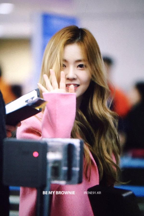 핑크코트 입은 아이린 출국 프리뷰 | 인스티즈