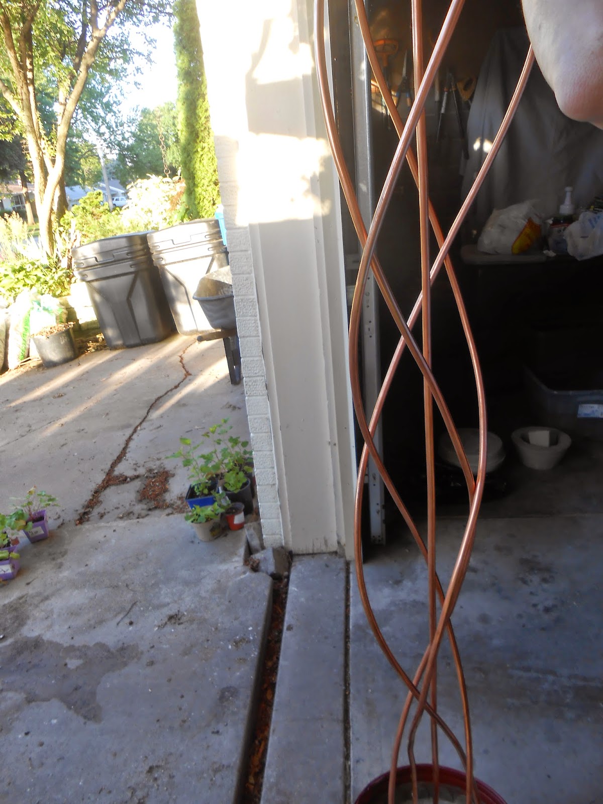 Sproutsandstuff DIY Copper Garden Art from Copper Tubing