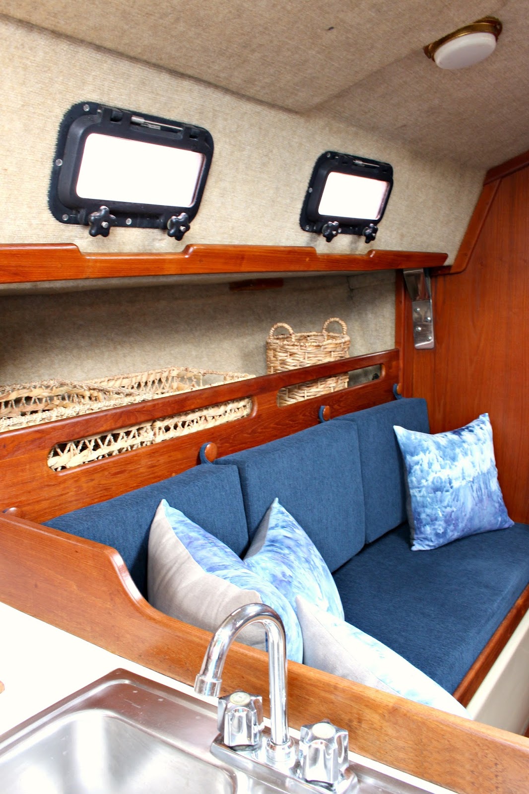 Navy%2BSailboat%2BInterior 