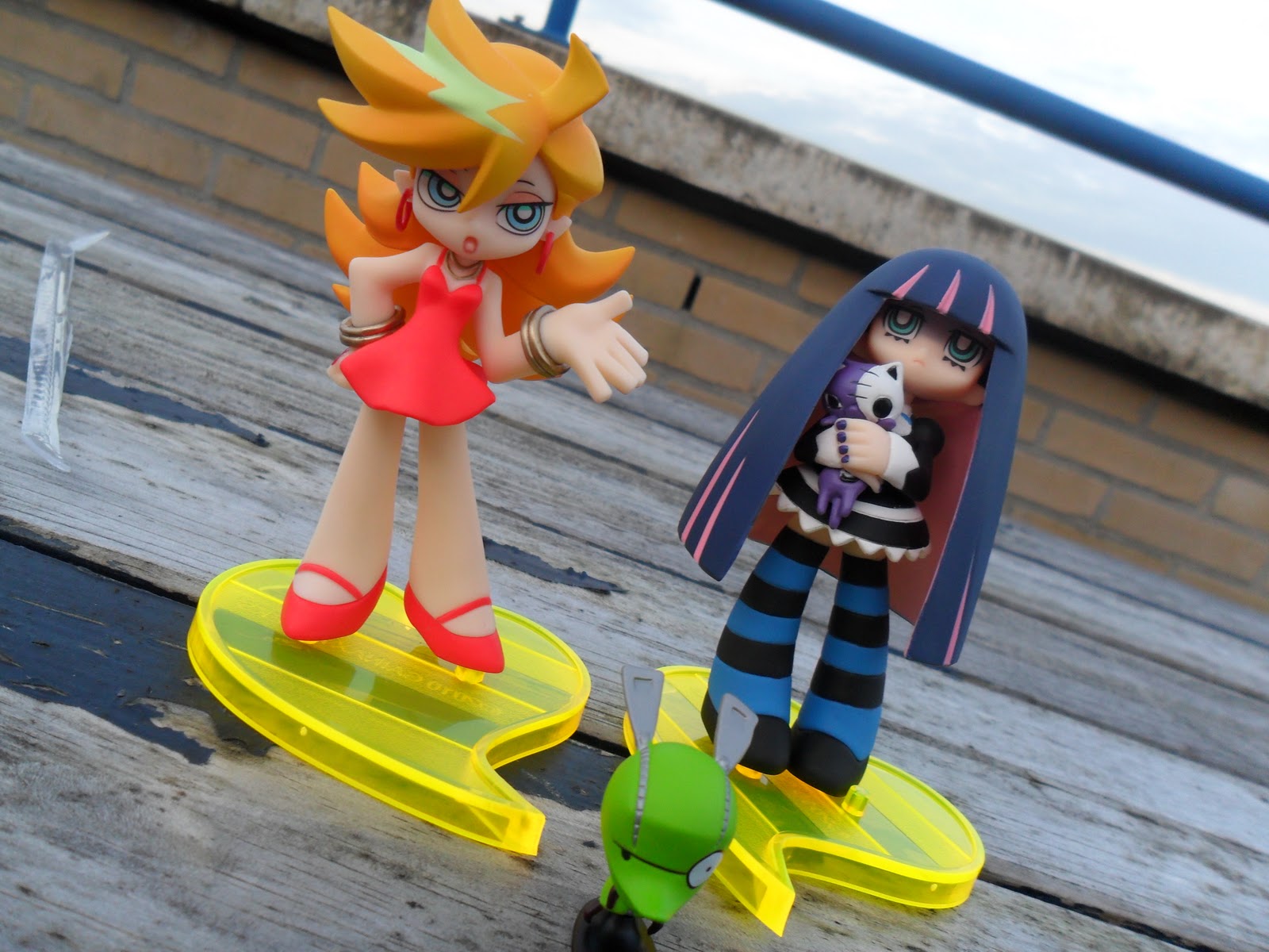 Blush & Battlegrounds: Panty and Stocking with Garterbelt Figures!