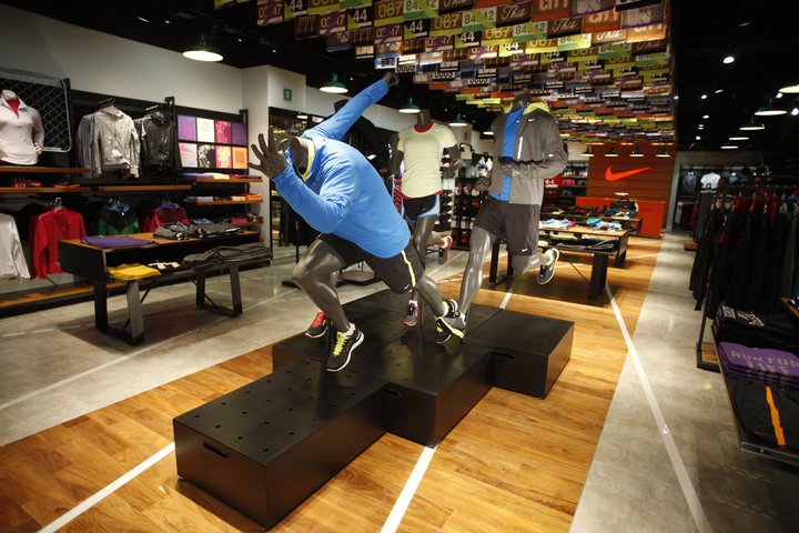 Calibre Ru Inmersión Nike Store: de Consumidor a Héroe | Branzai | Branding y Marcas