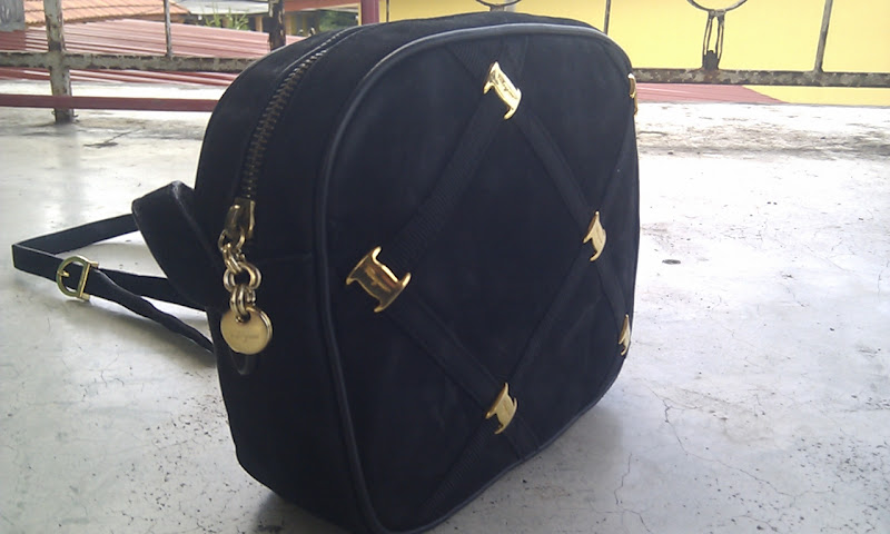 sling bag salvatore ferragamo