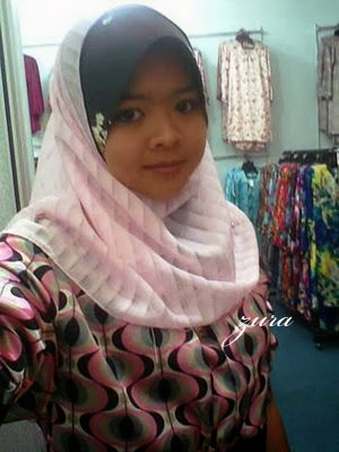 Gambar Bogel Penjaga Toko Bugil Sambil Baca Buku   Melayu Boleh.Com